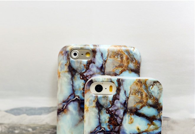 iPhone case with gold mineral